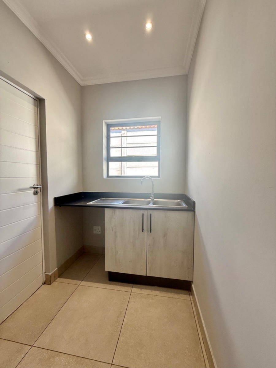 3 Bedroom Property for Sale in Overbaakens Eastern Cape